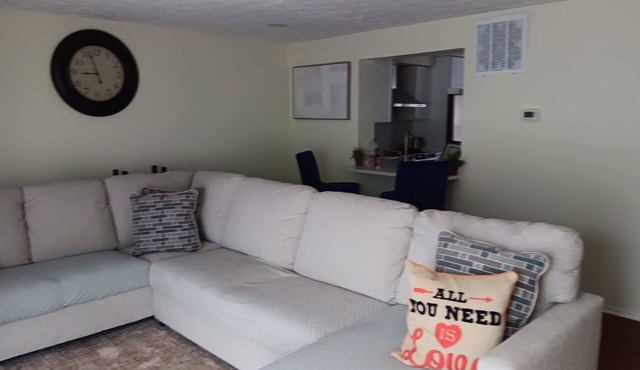 Charming townhome in welcoming Bowie with WiFi, AC