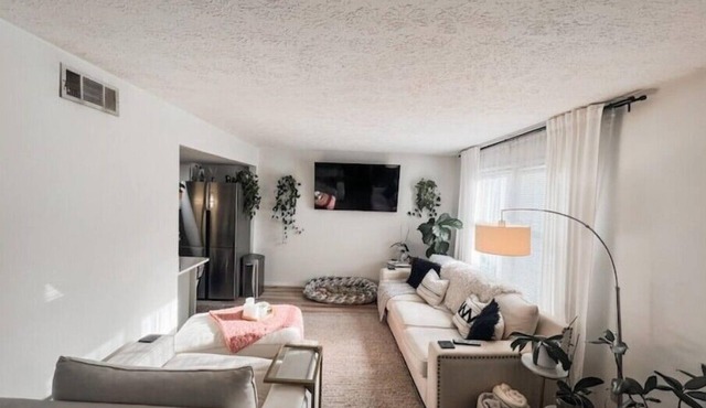 Charming townhome minutes from Midtown ATLnn