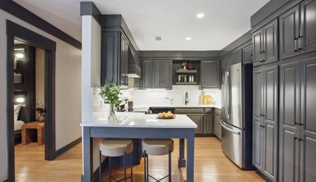 Charming Townhome Near Forsyth Park | Free Parking