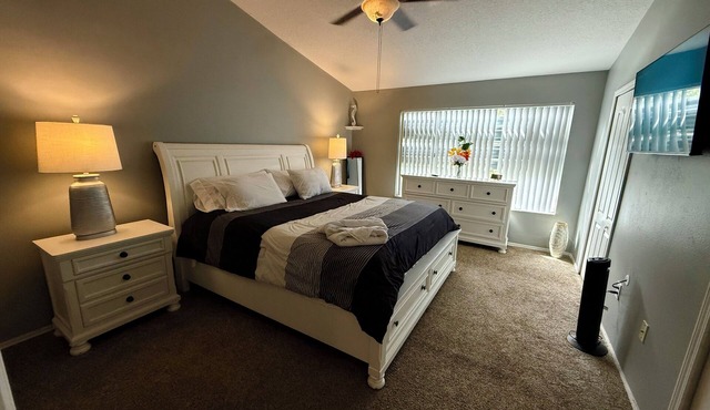 Charming Townhome in Sunny Wesley Chapel.