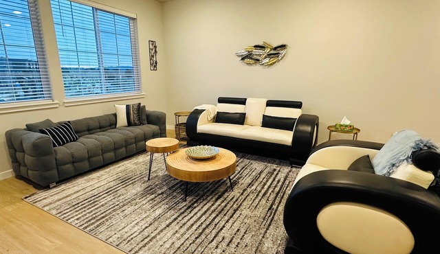 Charming townhome with AC in Hillsboro