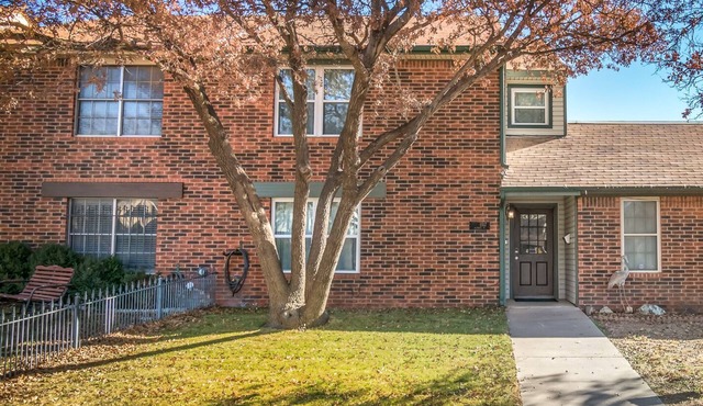 Charming Townhome with Three Master Suites
