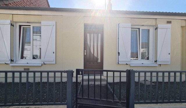 Charming Townhouse with Garden, Near Downtown Châteauroux