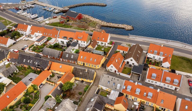 Charming townhouse from 1877, located in the middle of Løgstør only 100 meters.