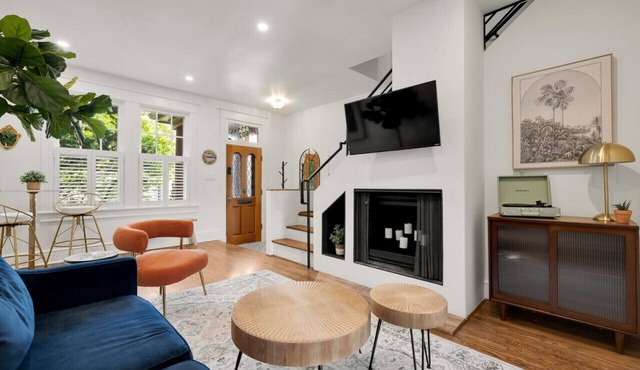 Charming Townhouse in Historic Old Town Alexandria - Perfect for Families and Groups