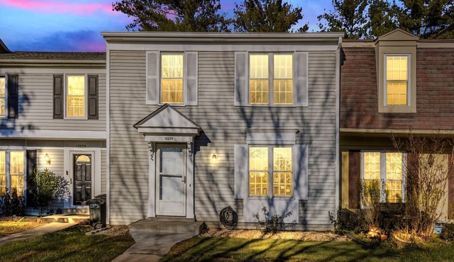 Charming Townhouse in Germantown, MD - Sleeps 10
