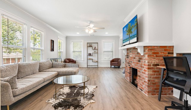 Charming Townhouse in Downtown Waco!