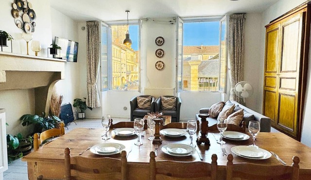 Charming Townhouse in the Heart of Monségur