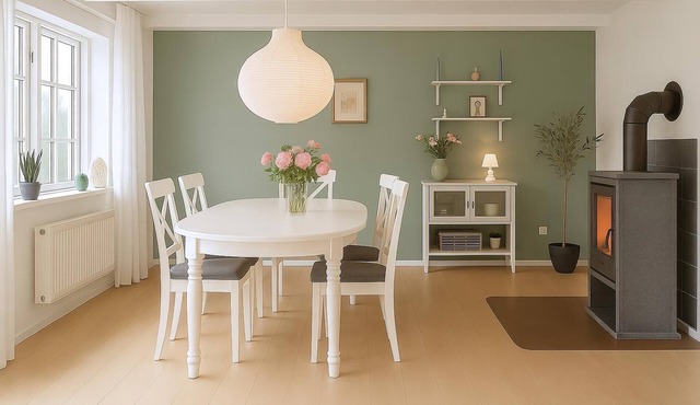 Charming Townhouse Just 150 Meters from the Water.