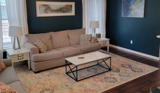 Charming Townhouse Near Downtown Iowa City