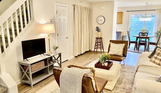 Charming Townhouse Near The Elon Oaks