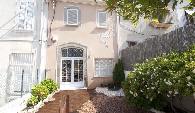 Charming traditional beach house, next to Barcelona!