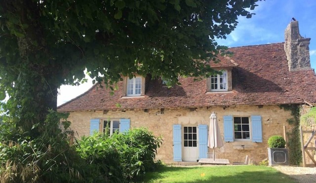 Charming traditional house, shared luxury pool