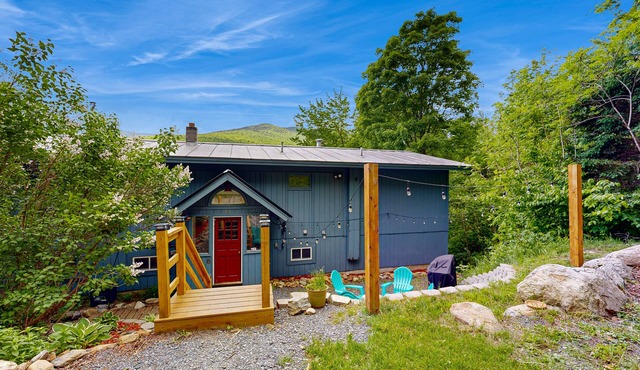 Charming & tranquil nature getaway with great balcony views - near golf & skiing