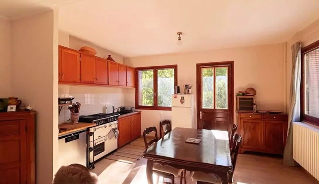 Charming Triplex Village House - 10 people