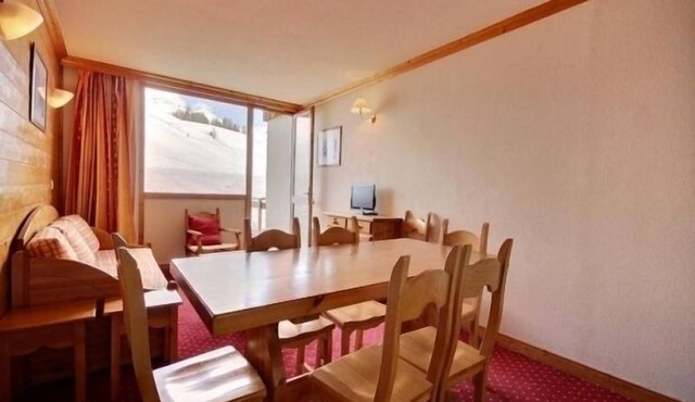 Charming triplex with large terrace on slopes