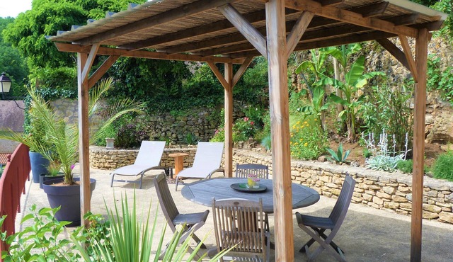 "Charming troglodyte house near Sarlat