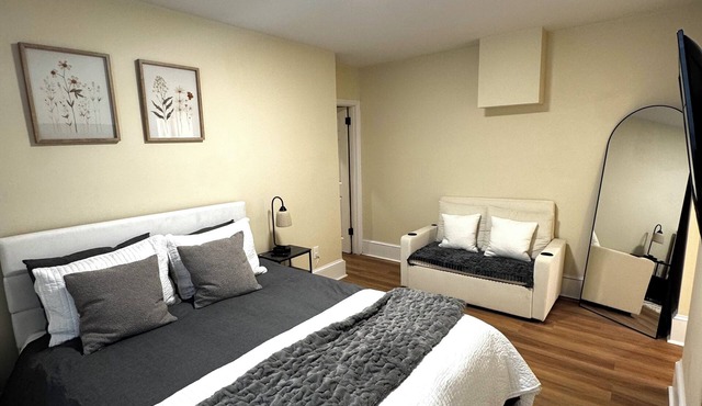 Charming Trolley Square Stay Walk to Everything