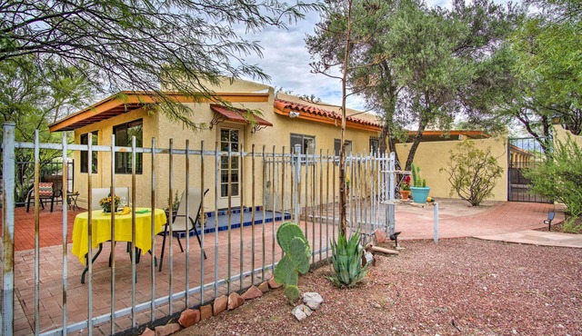 Charming Tucson Casita Near Hiking & Biking!