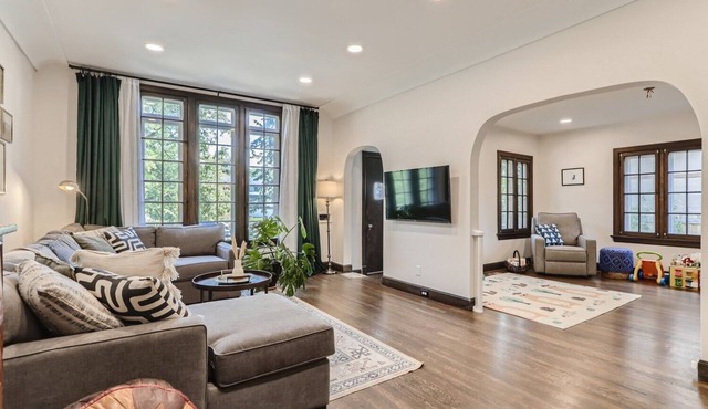 Charming Tudor Home- Private Hot Tub-Family Friendly