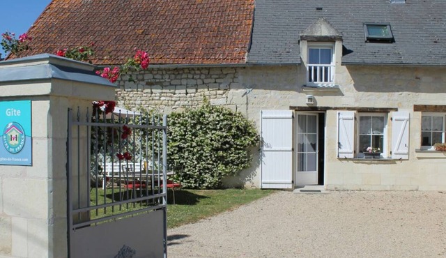 Charming Tufa Stone Cottage with Courtyard, Near Loire Castles, Electric Bike Rental Available