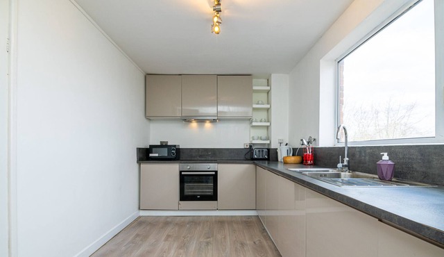 Charming Two Bedroom Apartment Near Wembley London