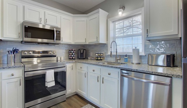 Charming Two Bedroom Vermilion Getaway