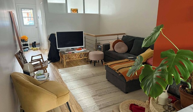 Charming two-storey ground floor apartment in the Petite-Patrie district