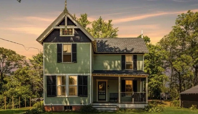 Charming Upstate Escape | Fire Pit & Starry Skies