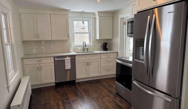 Charming updated home minutes from Uconn and ECSU
