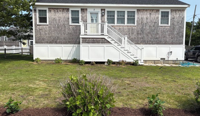 Charming, Updated Raised Cape in West Dennis – Perfect for Your Next Vacation!