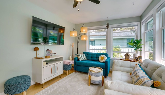 Charming + Updated Villas Home w/Backyard!