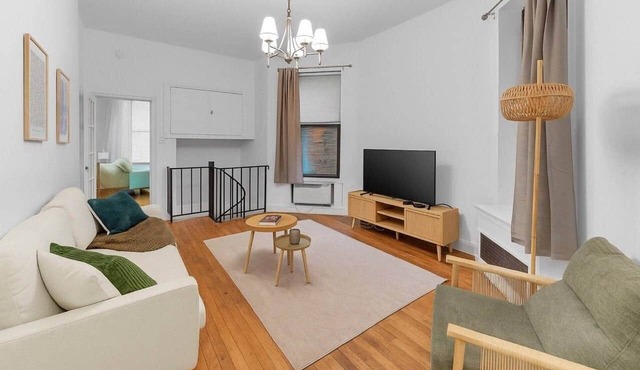 Charming Upper East Side Gem W Backyard