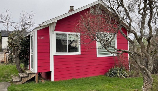 Charming Urban Cottage in Seattle
