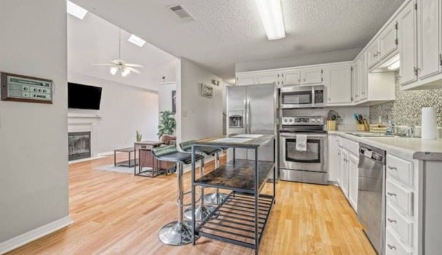 Charming urban family home near beaches & downtown