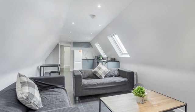 Charming Urban 2-Bedroom Retreat