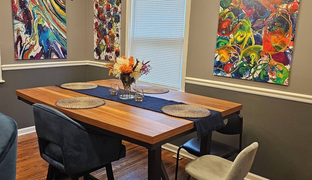 Charming Urban Retreat: 4 Bedroom, 2 Bath Townhouse in Baltimore City, Maryland