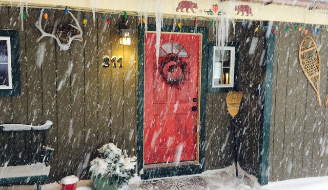 Charming Strawberry, Twin Bridges Cabin close to Sierra at Tahoe, American River