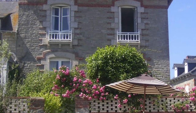 Charming villa with sea views