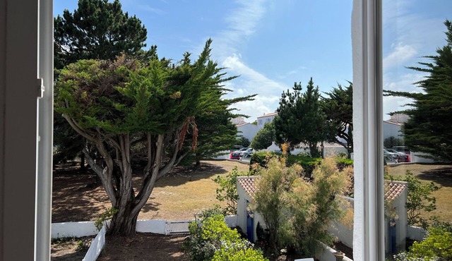 Charming vacation home 150m from the beach.