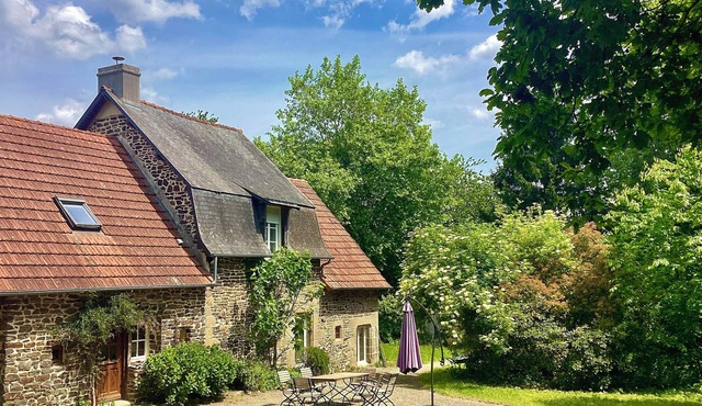 Charming vacation home near Mont-Saint-Michel in the countryside, centrally located
