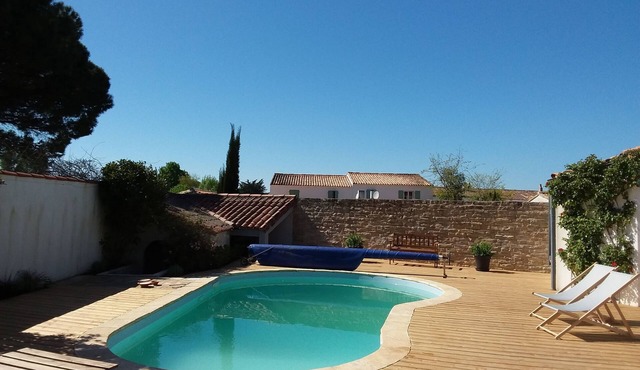 Charming villa with heated pool