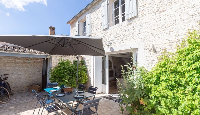 Charming Village House Near Beaches & Market, Cozy Interior, Garden, Parking Included