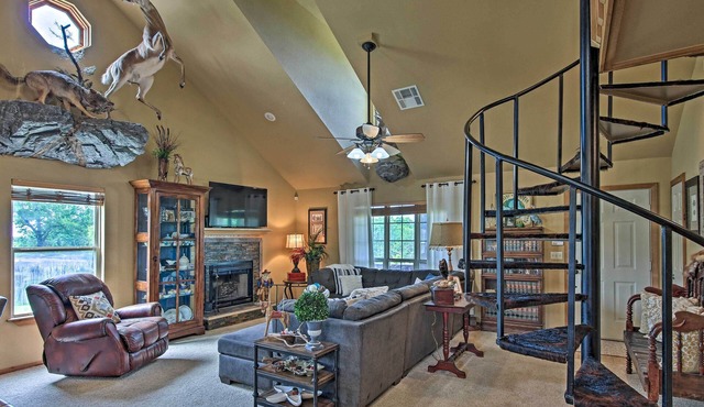 Charming Vian Retreat w/Private Deck & Grills!