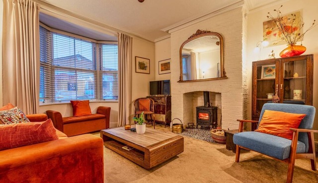 Charming Victorian Hidden Gem - Pass the Keys