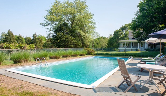 Charming Victorian Farmhouse, Inground Pool
