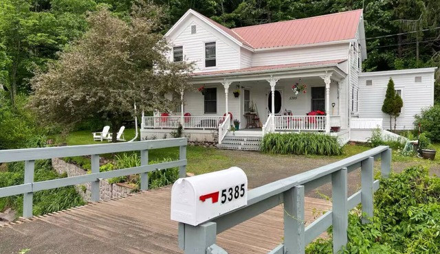 Charming Victorian Farmhouse in Historic Hamlet