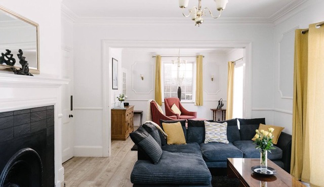 Charming Victorian Cottage In Shanklin Old Village & Dog Friendly