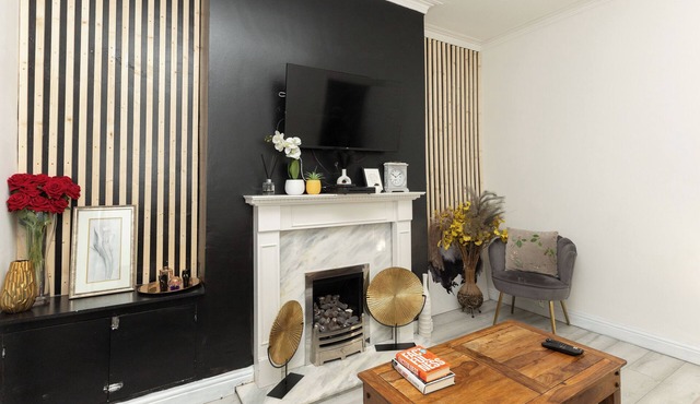 Charming Victorian Retreat 4BR House in Central Manchester