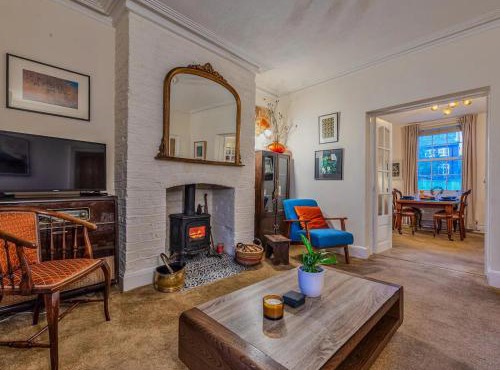 Charming Victorian Hidden Gem - Pass the Keys